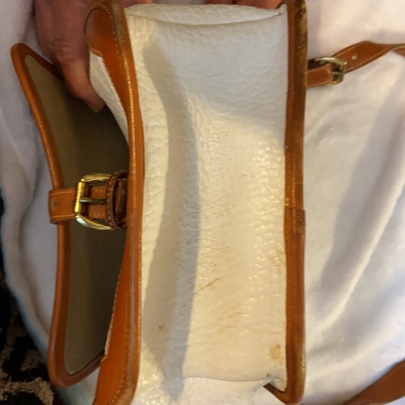 White and brown DOONEY and BOURKE shoulder hand bag. - Picture 4 of 7
